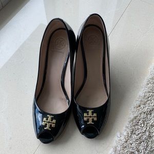 Tory Burch Black Gold Jade Patent Peep Toe Wedges